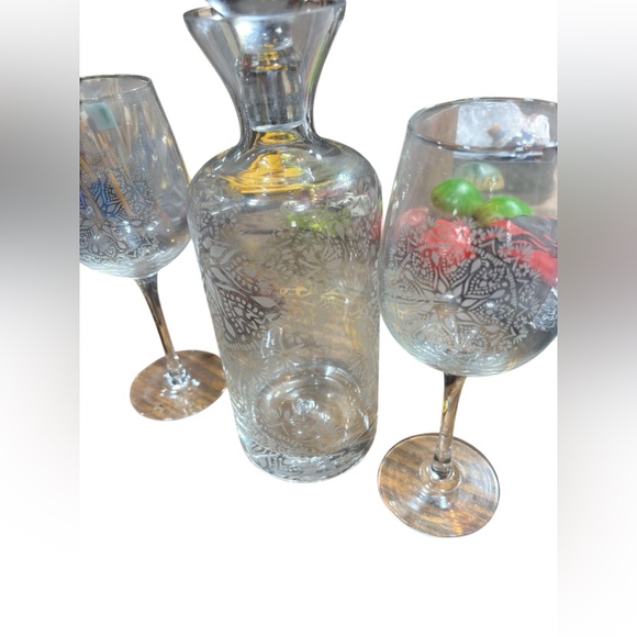 Clear wine glasses and decanter set vintage - Picture 2 of 2